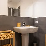 Guesthost - Urban House Carducci - Apartament