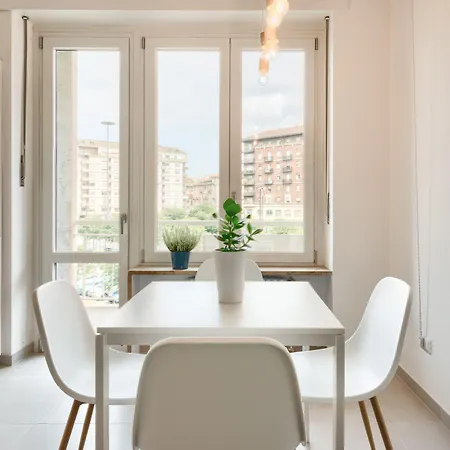 Guesthost - Urban House Carducci - شقة *