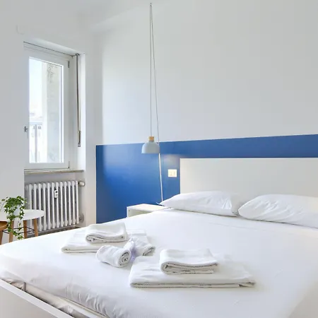 Guesthost - Urban House Carducci - شقة