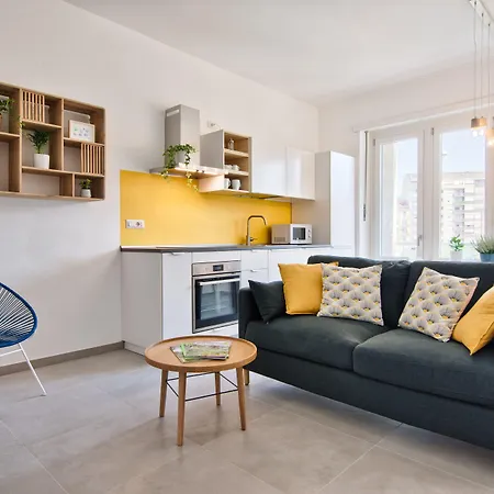 Guesthost - Urban House Carducci - شقة *