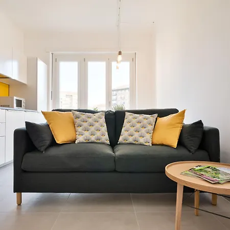 Guesthost - Urban House Carducci -