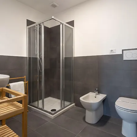 Guesthost - Urban House Carducci - *