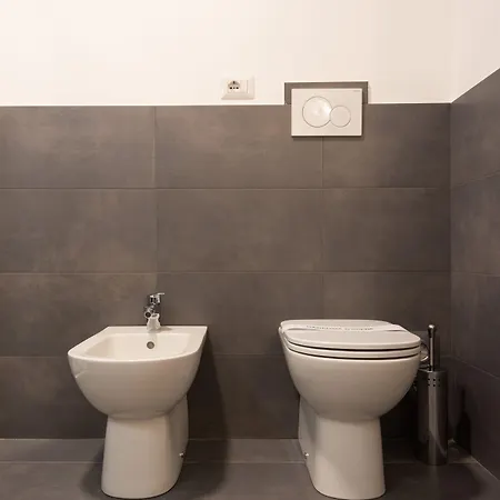 Guesthost - Urban House Carducci - *