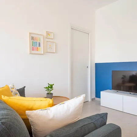 شقة Guesthost - Urban House Carducci - *