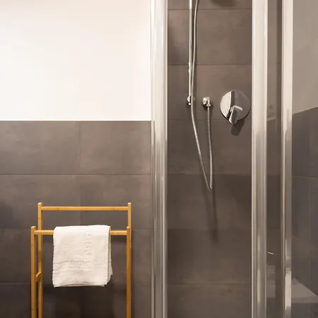 Guesthost - Urban House Carducci - * Turin