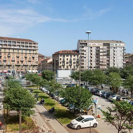 Guesthost - Urban House Carducci - Turin
