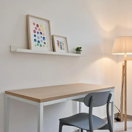 Guesthost - Urban House Carducci - トリノ