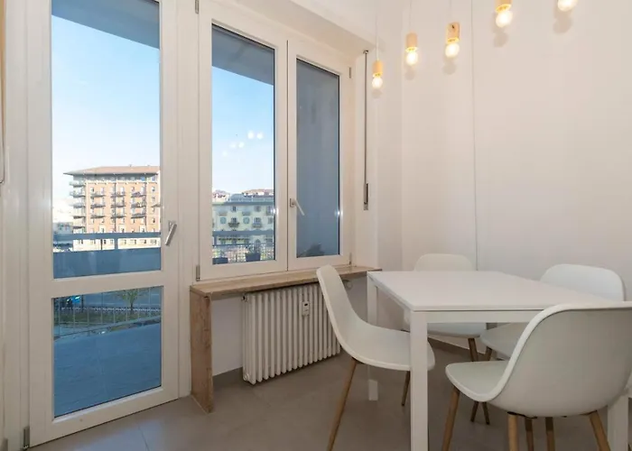 Guesthost - Urban House Carducci - Apartment