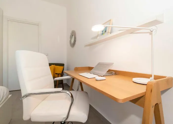 Guesthost - Urban House Carducci -