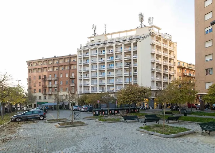 Guesthost - Urban House Carducci - *