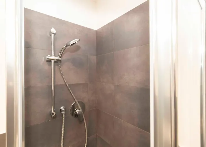 Guesthost - Urban House Carducci - Turin