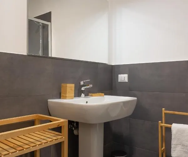 Guesthost - Urban House Carducci - Apartment Turin