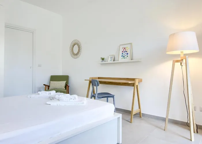 Apartment Guesthost - Urban House Carducci -