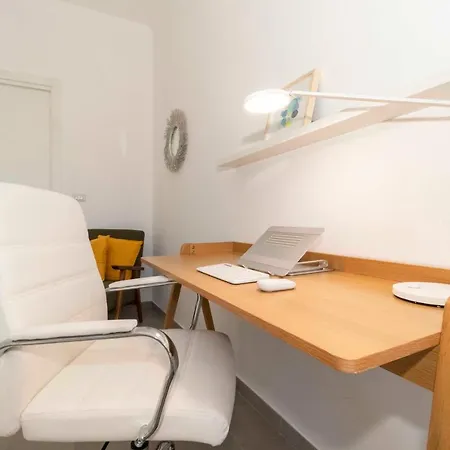 Urban House Carducci -