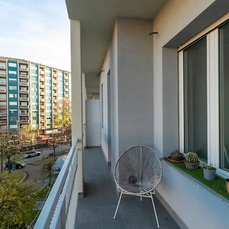 Urban House Carducci - *