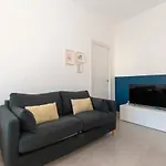 Guesthost - Urban House Carducci - דירה *