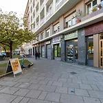Guesthost - Urban House Carducci - *