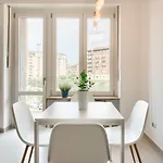 Guesthost - Urban House Carducci - דירה *