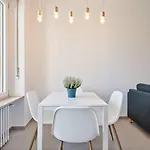 Guesthost - Urban House Carducci - * טורינו