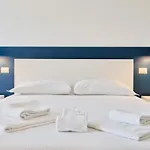 Guesthost - Urban House Carducci - דירה טורינו