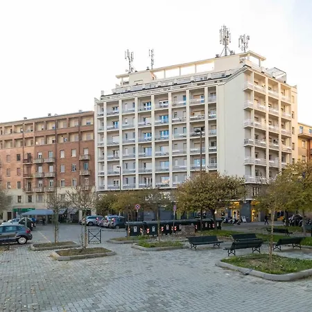 Guesthost - Urban House Carducci - *