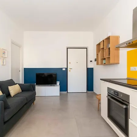 Guesthost - Urban House Carducci -