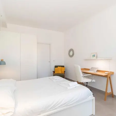 Urban House Carducci - 都灵