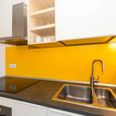 Guesthost - Urban House Carducci - * Torino