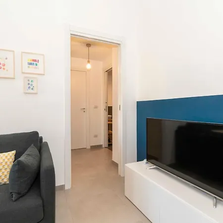 Guesthost - Urban House Carducci - Apartman